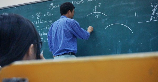 À 13 heures aujourd'hui, Québec dévoilera son plan actualisé pour la rentrée scolaire