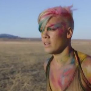 P!NK et le vidéo Try