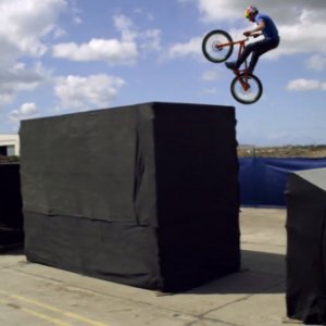 Red Bull pousse encore plus haut !