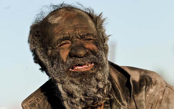 Amoo Hadji, l’homme qui ne s’est pas lavé depuis 60 ans!