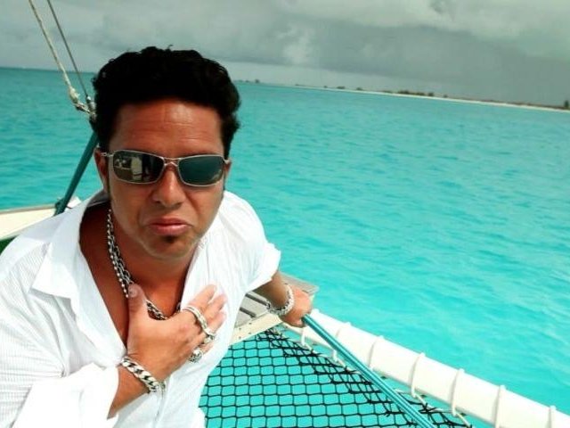 DRÔLE ! - Les vrais sons du nouveau clip de Éric Lapointe