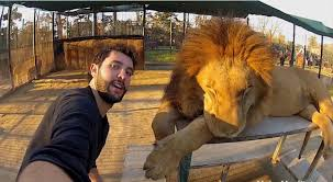 Le tour du monde en selfie