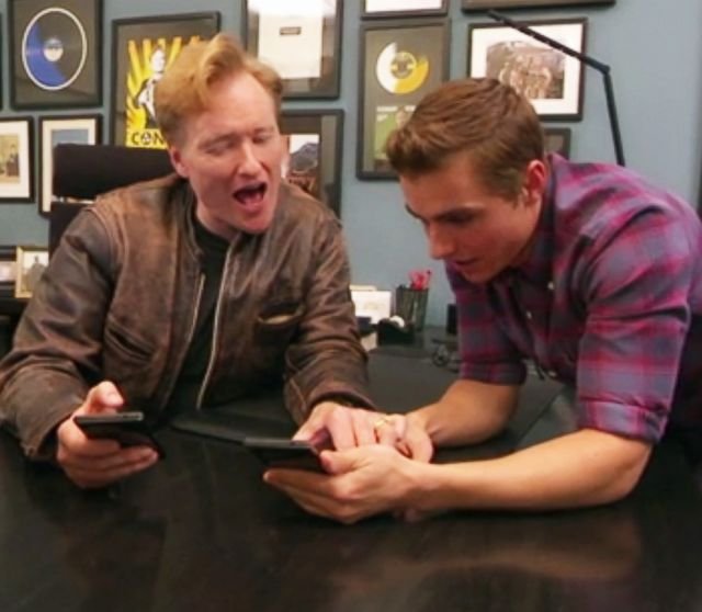 Conan O'Brien teste Tinder