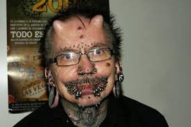 Le record guiness de l'homme le plus tatoué