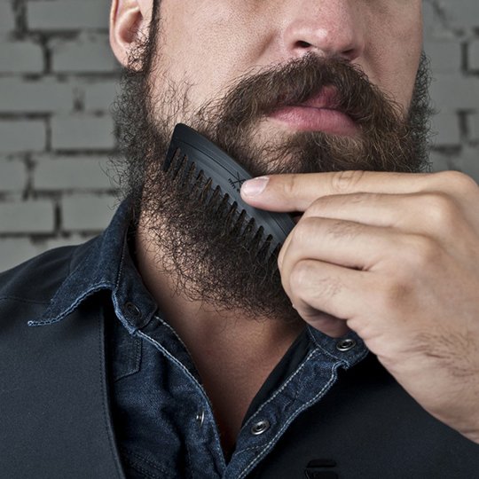 Un peigne à barbe TELLEMENT original !
