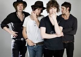 The Kooks dévoile le clip de "Bad Habits"