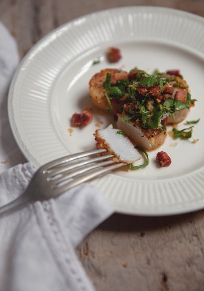 Superbe recette de Trois fois par jour: Pétoncles & crumble de chorizo