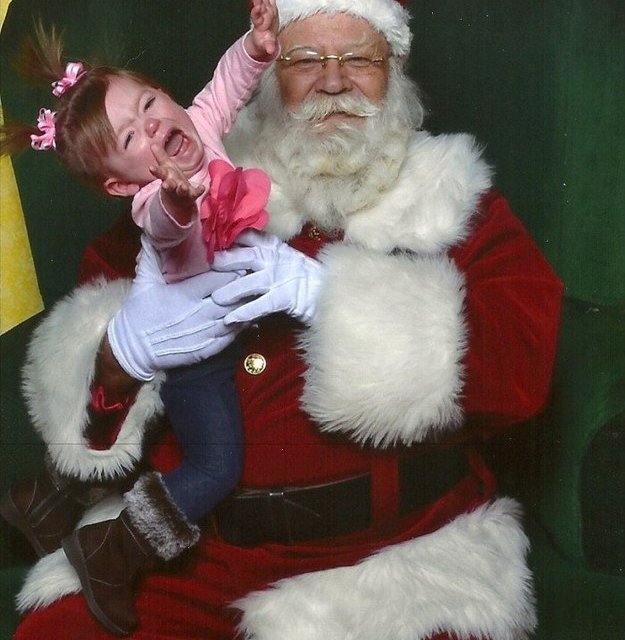 22 enfants qui n’ont VRAIMENT pas envie de faire une photo avec le Père Noël