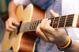 Musique: Apprendre à jouer d'un instrument avec des applications mobiles