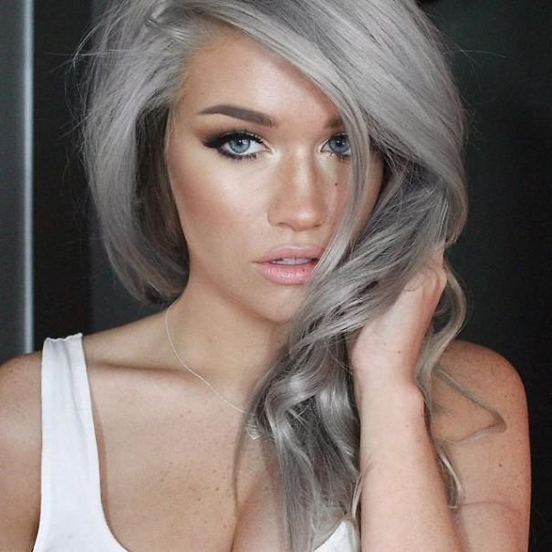 Tendance mode: les cheveux GRIS