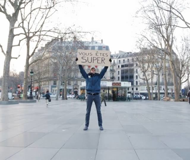 Vidéo: Le bonheur contagieux