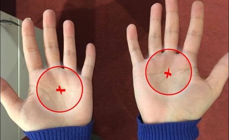 Si vous avez ce "X" sur vos mains, voici ce que ça signifie!