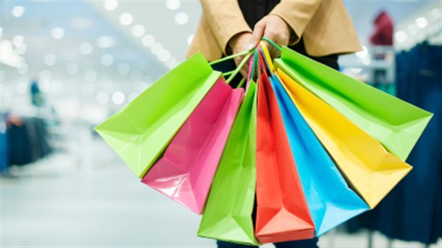 Les trucs que les magasins utilisent pour vous faire acheter plus!