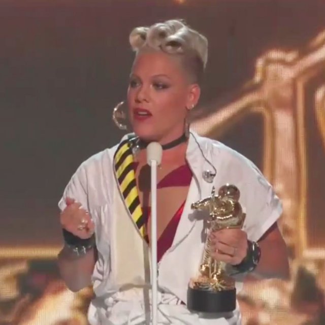 P!nk et sa superbe prestation aux VMA's