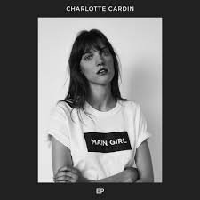 Charlotte Cardin dévoile "Main Girl"