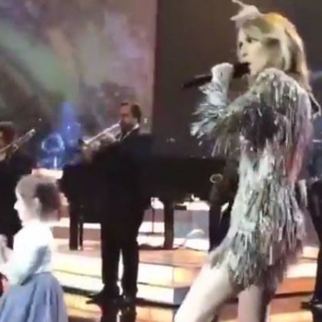 Elle vole la vedette à Céline !