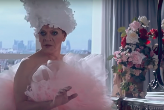 La parodie de Céline Dion de Marc Labrèche dans le magazine Vogue!