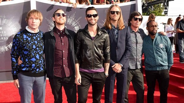 Les femmes sont à l'honneur dans le nouveau vidéoclip de Maroon 5!