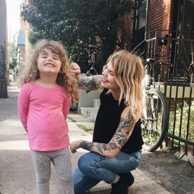 Coeur de pirate en duo avec sa fille !