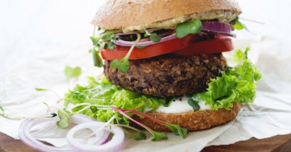 Les Recettes Vedettes: végé burger que pourrait entre autre aimer la formation Black Eyed Peas