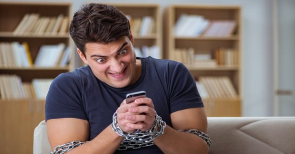 Accro au téléphone? Cet article vous fera réfléchir.