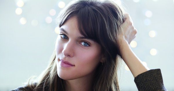 Charlotte Cardin offre un accès exclusif à ses fans