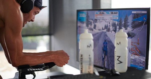 Un triathlète complète un Ironman chez lui... pour la bonne cause !