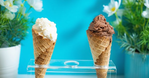 Les saveurs préférées de crème glacée des Canadiens sont...