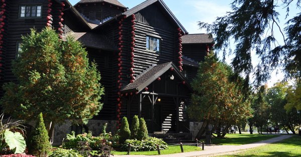 Roadtrip au Québec : Montebello! - La suggestion de Mathieu Marcotte