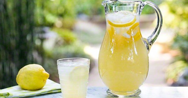 Mathieu présente sa recette de limonade ultra compliquée