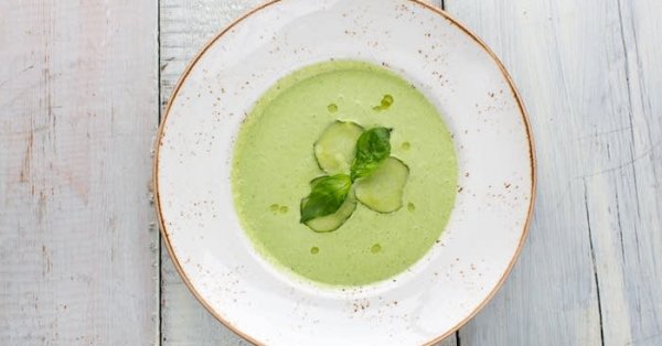 Les Recettes Vedettes: La soupe froide concombre et avocat que pourrait entre autre aimer Isabelle Boulay