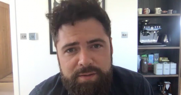 Voyez notre entrevue avec Passenger