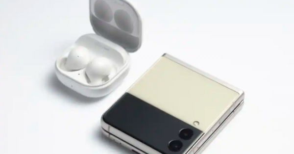 Les nouveaux produits de Samsung, dont un téléphone flip!