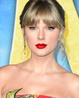 Taylor Swift sort du nouveau matériel