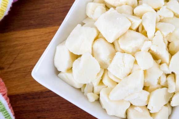 L'astuce parfaite pour redonner le skouik skouik au fromage en grains après l'avoir mis au frigo