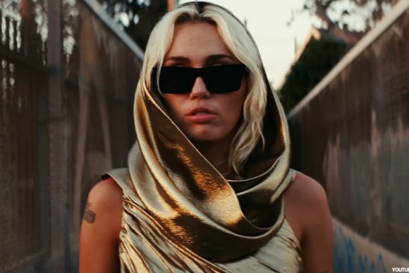 Flowers de Miley Cyrus bat des records!