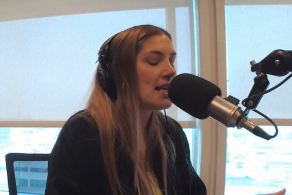 Amélie No et Vaëlle reprennent Anxiety de Doechii dans Dalair le matin